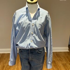 Vineyard vines light blue pinstripe Murray shirt size Large (M men’s)